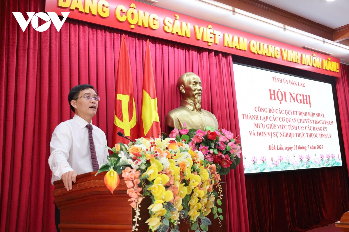 tinh uy Dak lak cong bo cac quyet dinh thanh lap co quan, don vi sau sap nhap hinh anh 4