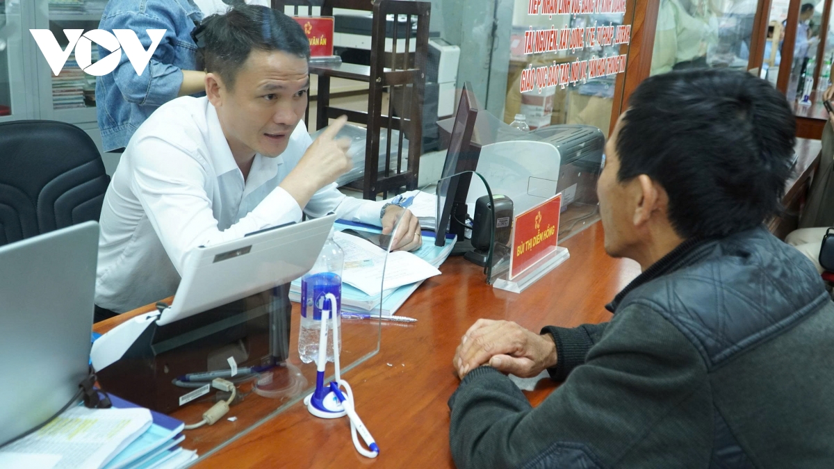 chủ tịch ubnd tỉnh Đắk lắk kiểm tra hoạt động chính quyền cấp xã hình ảnh 2 chu tich ubnd tinh Dak lak kiem tra hoat dong chinh quyen cap xa hinh anh 2