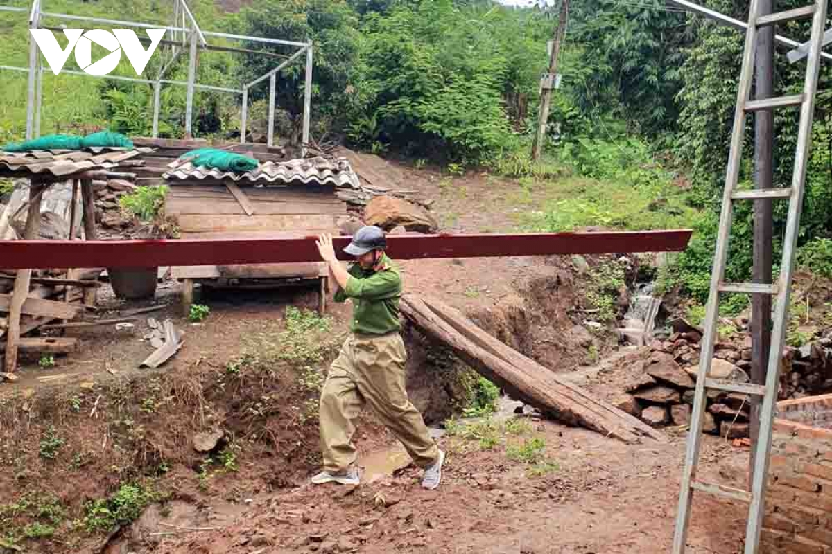 lai châu di dời khẩn cấp 40 hộ dân vùng nguy cơ sạt lở hình ảnh 2 lai chau di doi khan cap 40 ho dan vung nguy co sat lo hinh anh 2
