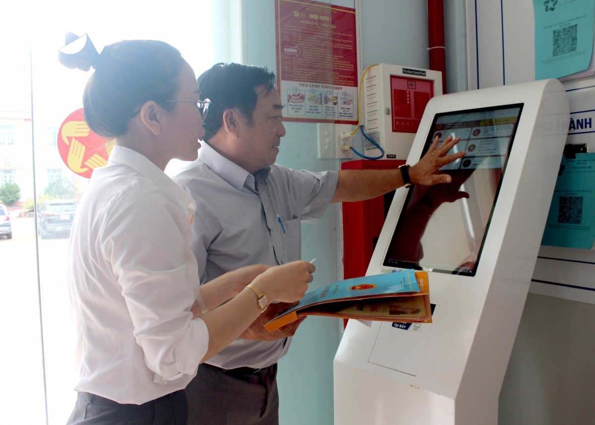 Đắk lắk đẩy mạnh ứng dụng chuyển đổi số trong phục vụ hành chính công hình ảnh 2 Dak lak day manh ung dung chuyen doi so trong phuc vu hanh chinh cong hinh anh 2