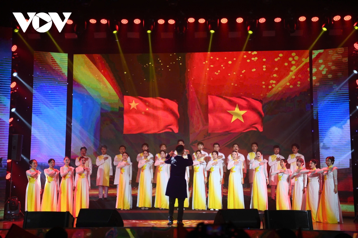 tieng hat huu nghi viet trung 2025 khuc ca ket noi trai tim hai dan toc hinh anh 10