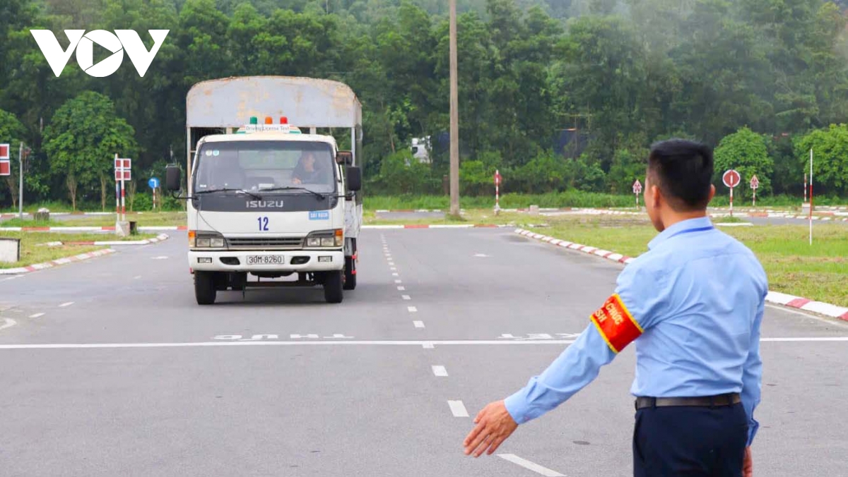 kiểm soát chặt việc thi bằng lái xe giúp xây dựng văn hóa giao thông an toàn hình ảnh 9 kiem soat chat viec thi bang lai xe giup xay dung van hoa giao thong an toan hinh anh 9
