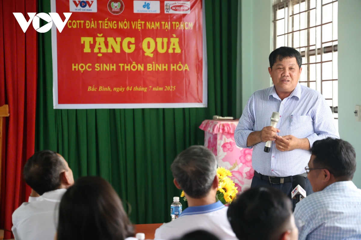 vov tp.hcm thăm, tặng quà người dân và học sinh đồng bào chăm ở lâm Đồng hình ảnh 2 vov tp.hcm tham, tang qua nguoi dan va hoc sinh dong bao cham o lam Dong hinh anh 2