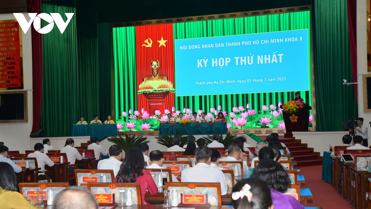 Kỳ họp đầu tiên HĐND TP.HCM: Kiện toàn bộ máy HĐND và UBND Thành phố