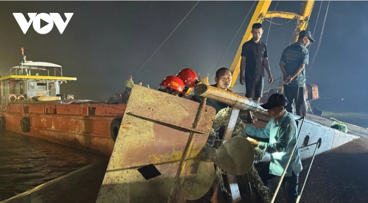 ha long boat capsizing 35 confirmed dead, 10 rescued as sunken vessel recovered picture 4