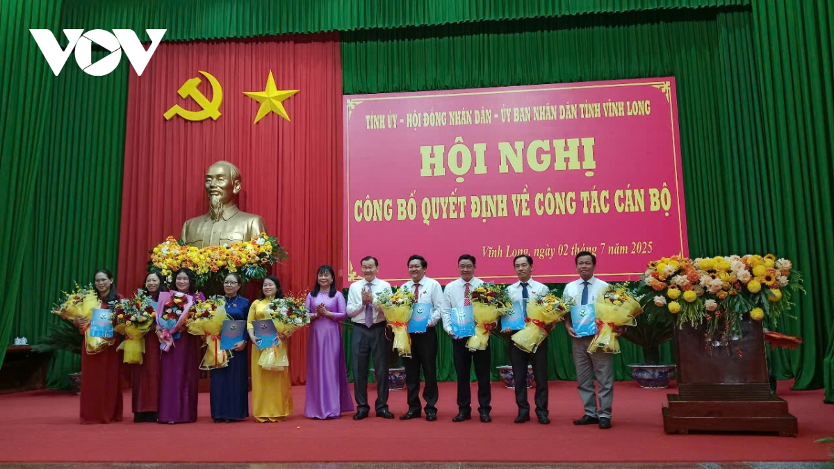hĐnd tỉnh vĩnh long công bố các quyết định về công tác cán bộ hình ảnh 2 hDnd tinh vinh long cong bo cac quyet dinh ve cong tac can bo hinh anh 2