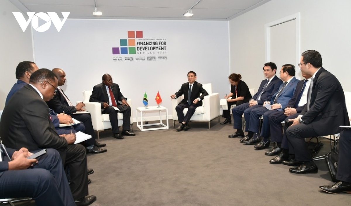 phó thủ tướng chính phủ hồ Đức phớc gặp phó tổng thống tanzania philip isdor mpa hình ảnh 2 pho thu tuong chinh phu ho Duc phoc gap pho tong thong tanzania philip isdor mpa hinh anh 2