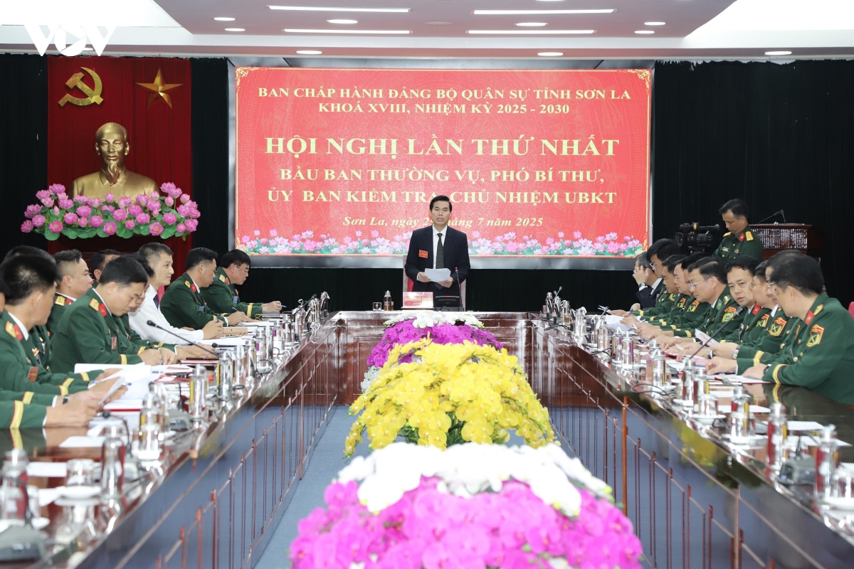 Ong hoang quoc khanh giu chuc bi thu Dang uy quan su tinh son la hinh anh 5
