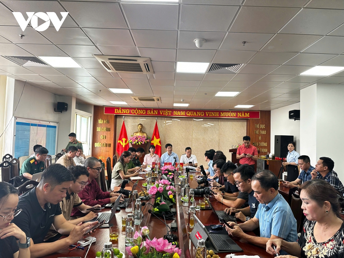 vụ lật tàu trên vịnh hạ long 35 nạn nhân đã được bàn giao, tiếp tục tìm kiếm người mất tích hình ảnh 1 vu lat tau tren vinh ha long 35 nan nhan da duoc ban giao, tiep tuc tim kiem nguoi mat tich hinh anh 1