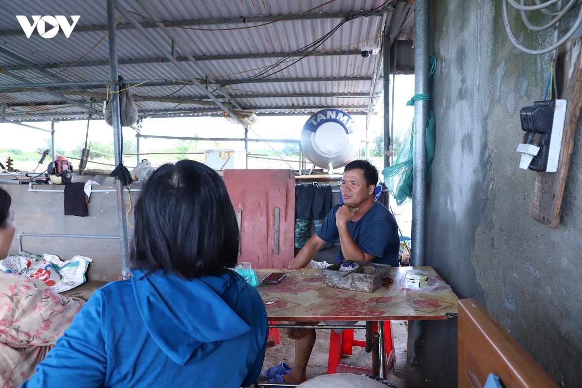 mua nhu trut do bao so 3, nguoi dan ninh binh trang tay chi sau mot dem hinh anh 7