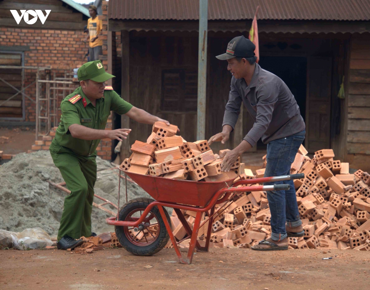 Diem tua ket doan cho buon lang vuon toi tuong lai hinh anh 3
