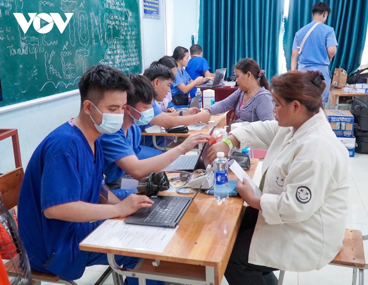 Hơn 1.000 người dân miền núi thành phố Đà Nẵng được khám bệnh miễn phí