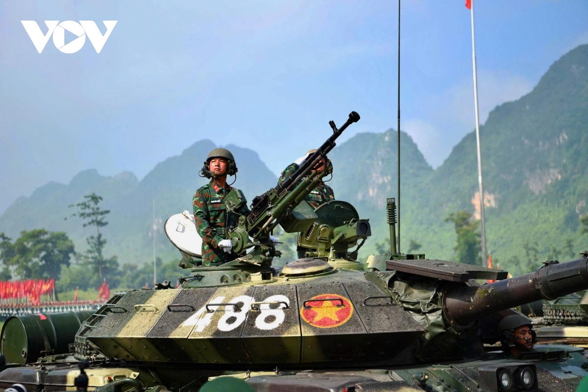 dàn vũ khí, khí tài lần đầu hợp luyện cùng khối diễu binh chuẩn bị đại lễ 2 9 hình ảnh 5 dan vu khi, khi tai lan dau hop luyen cung khoi dieu binh chuan bi dai le 2 9 hinh anh 5