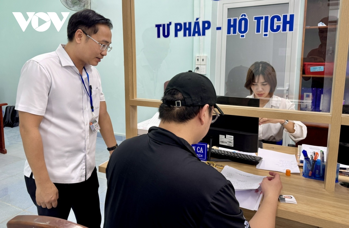 Bộ máy chính quyền cơ sở hoạt động ổn định, gần dân hơn