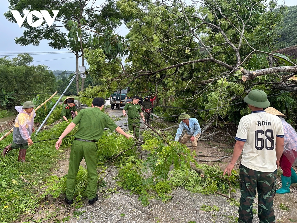 lao cai cap nhat ky nang phong chong mua lu, ngap lut, sat lo cho nguoi dan hinh anh 2