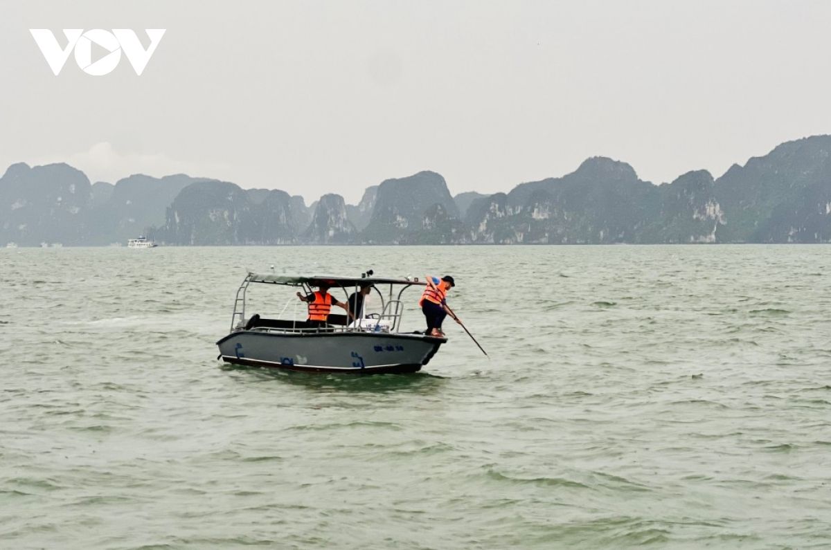 vụ lật tàu tại vịnh hạ long tìm thấy thêm thi thể một nạn nhân hình ảnh 1 vu lat tau tai vinh ha long tim thay them thi the mot nan nhan hinh anh 1