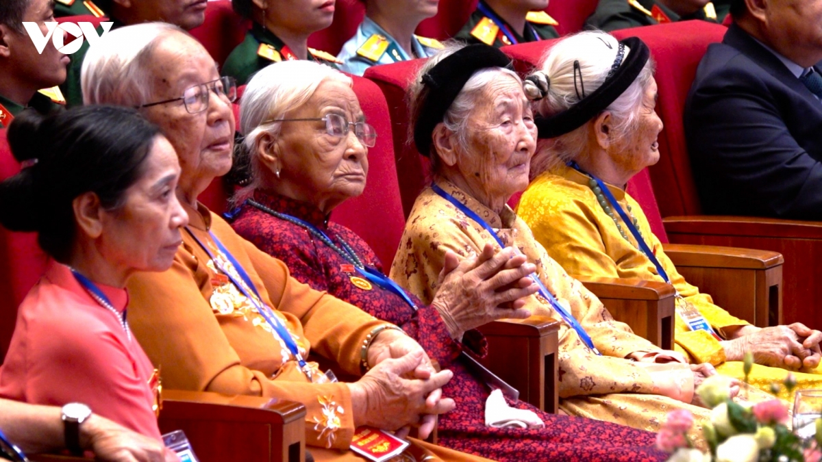  nhung nguoi khong ai nho mat, dat ten da lam nen dat nuoc hinh anh 4
