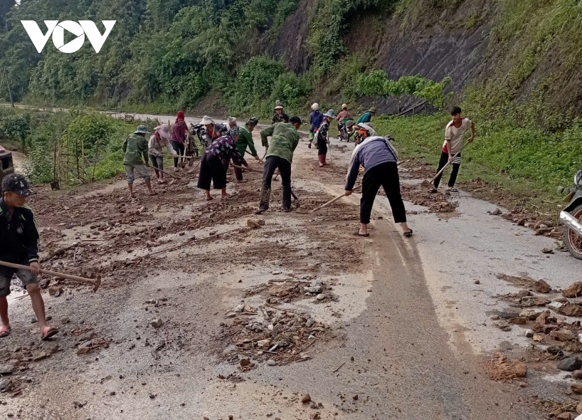 Mưa lớn nhiều ngày gây sạt lở ở Mường Sại (Sơn La)