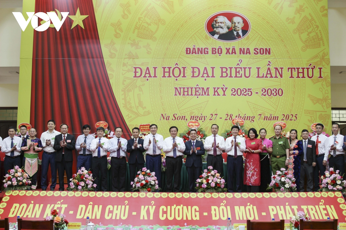 Ông Nguyễn Xuân Thắng dự Đại hội Đảng bộ xã Na Son, tỉnh Điện Biên