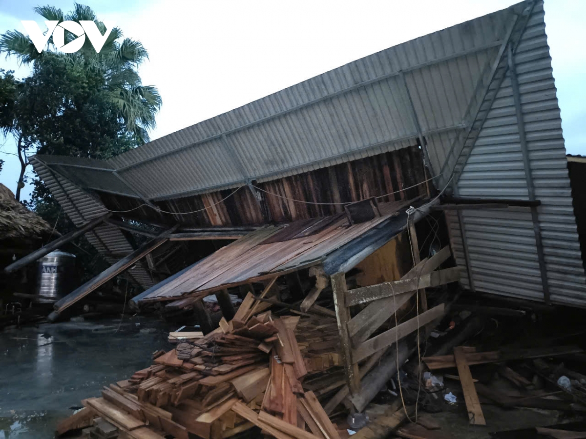 giông lốc chiều 19 7 gây sập nhà, hư hại nhiều tài sản tại lào cai hình ảnh 1 giong loc chieu 19 7 gay sap nha, hu hai nhieu tai san tai lao cai hinh anh 1