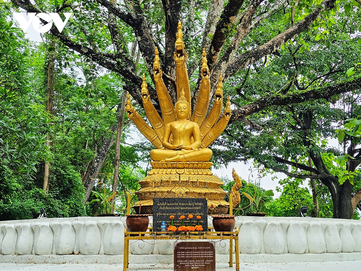 núi phousi nơi lý tưởng ngắm toàn cảnh cố đô luang prabang của lào hình ảnh 2 nui phousi noi ly tuong ngam toan canh co do luang prabang cua lao hinh anh 2