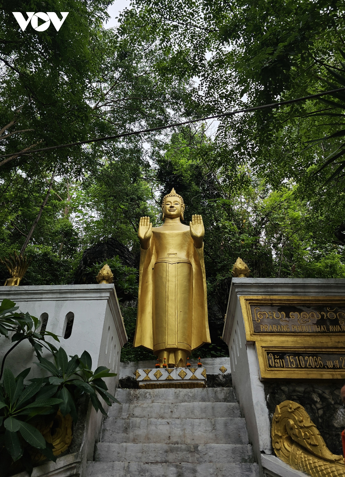 núi phousi nơi lý tưởng ngắm toàn cảnh cố đô luang prabang của lào hình ảnh 8 nui phousi noi ly tuong ngam toan canh co do luang prabang cua lao hinh anh 8