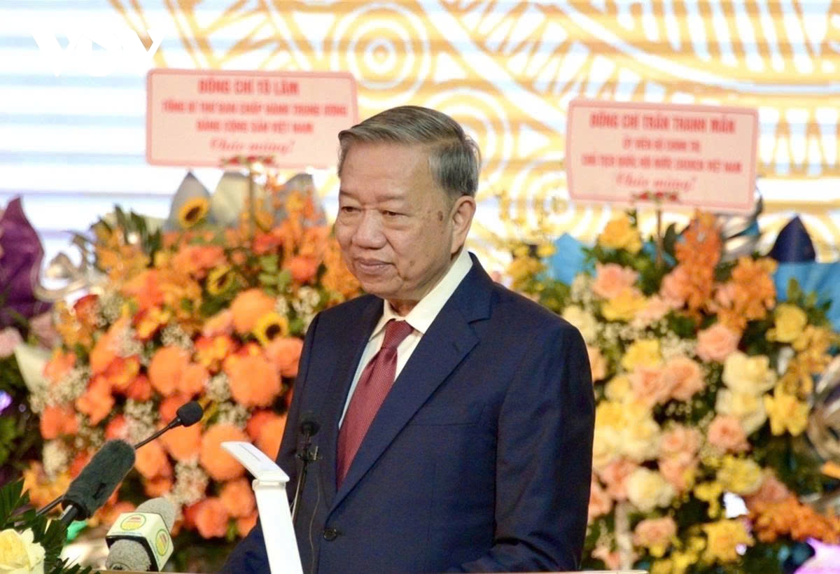 ceremony honours legacy of late party leader nguyen van linh picture 2