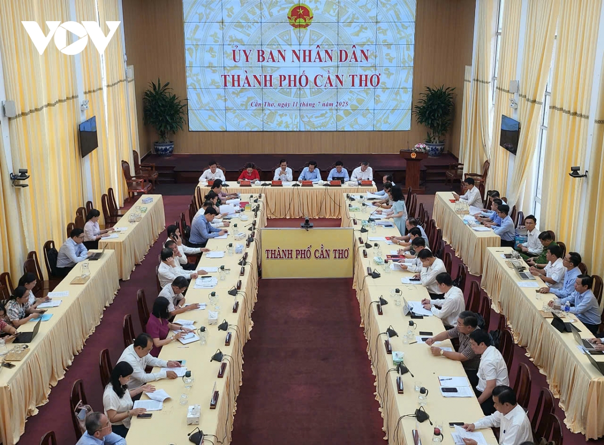 Lãnh đạo Cần Thơ chỉ đạo giải quyết khó khăn để cấp xã hoạt động thông suốt
