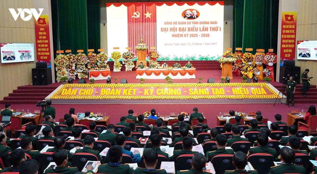 Dang bo quan su tinh quang ngai xay dung doi ngu can bo cac cap du pham chat nang luc hinh anh 1