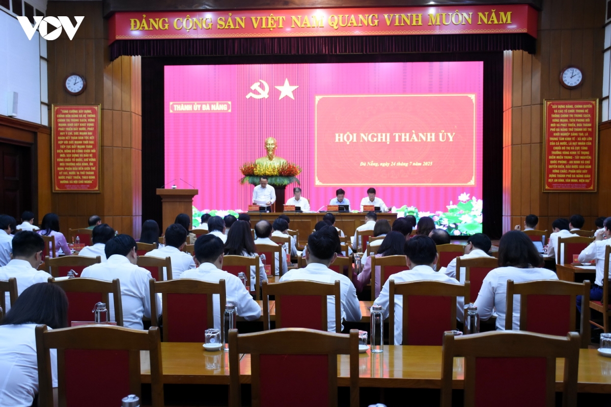 bi thu Da nang moi phuong ket nghia, giup do 1 xa mien nui, bien gioi hinh anh 1