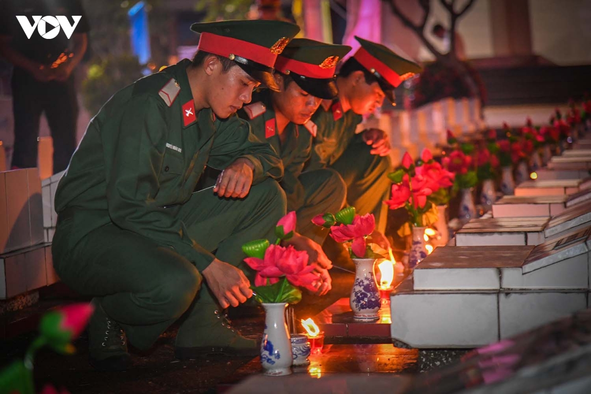 cac dia phuong tham hoi nguoi co cong, gia dinh chinh sach nhan dip ky niem 27 7 hinh anh 10