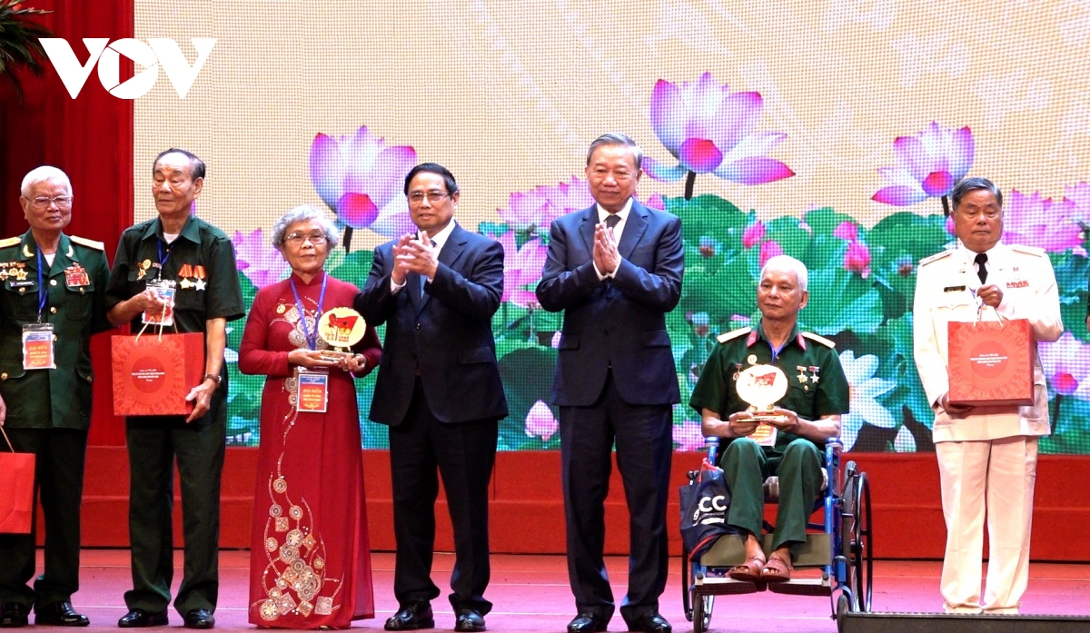 “Những người không ai nhớ mặt, đặt tên đã làm nên đất nước”