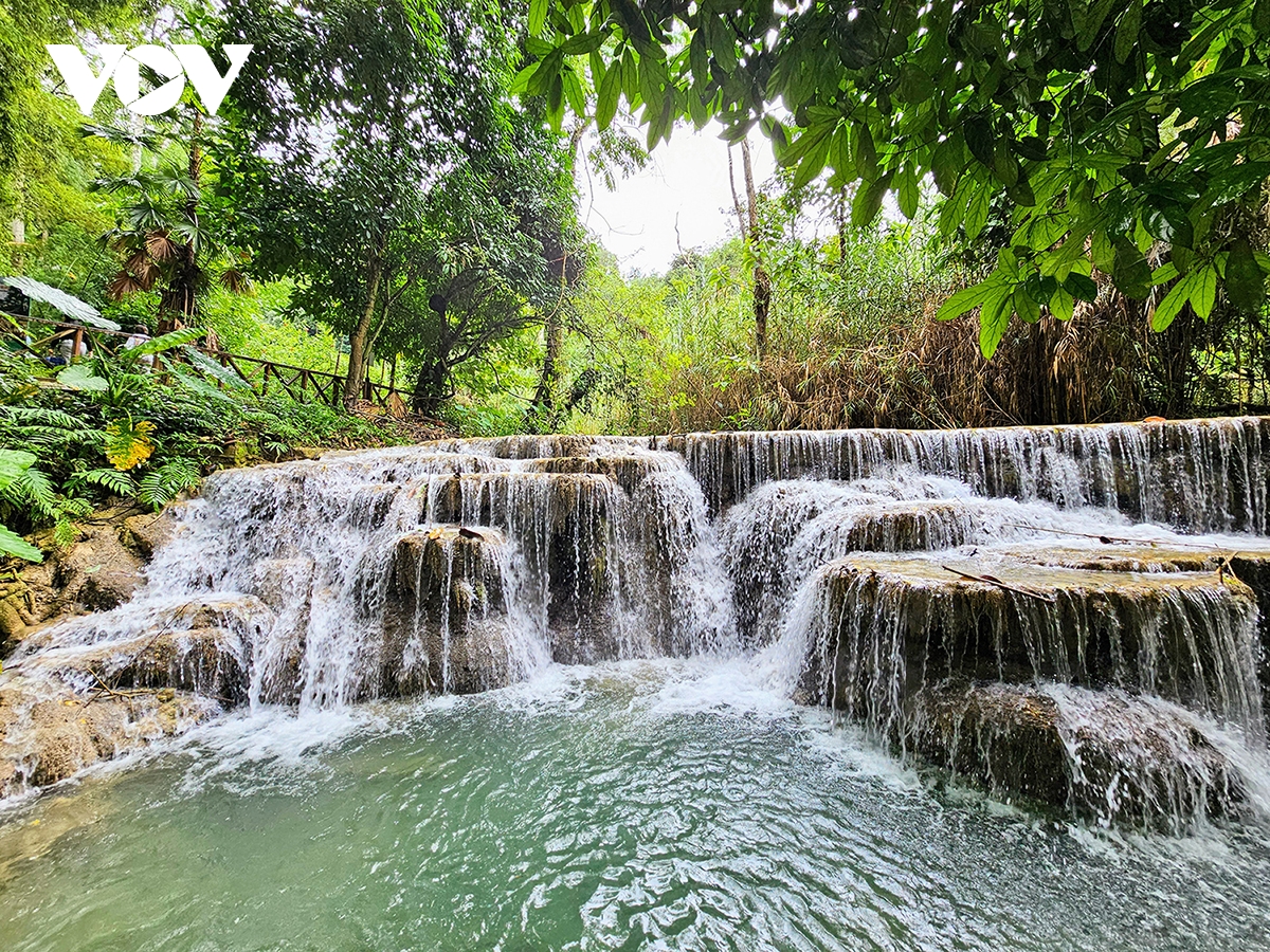 vẻ đẹp của kuang si - thác nước quyến rũ nhất ở lào hình ảnh 5 ve dep cua kuang si - thac nuoc quyen ru nhat o lao hinh anh 5