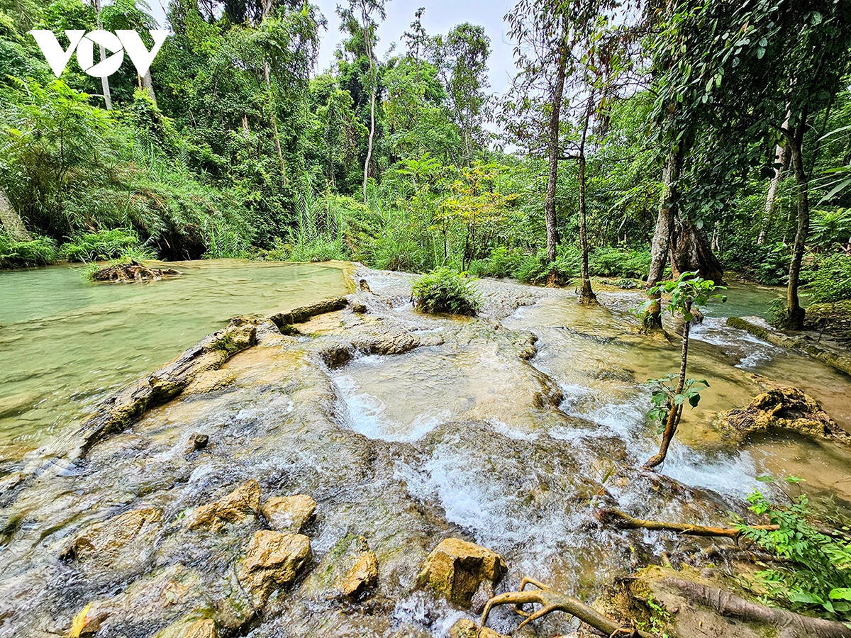 vẻ đẹp của kuang si - thác nước quyến rũ nhất ở lào hình ảnh 9 ve dep cua kuang si - thac nuoc quyen ru nhat o lao hinh anh 9