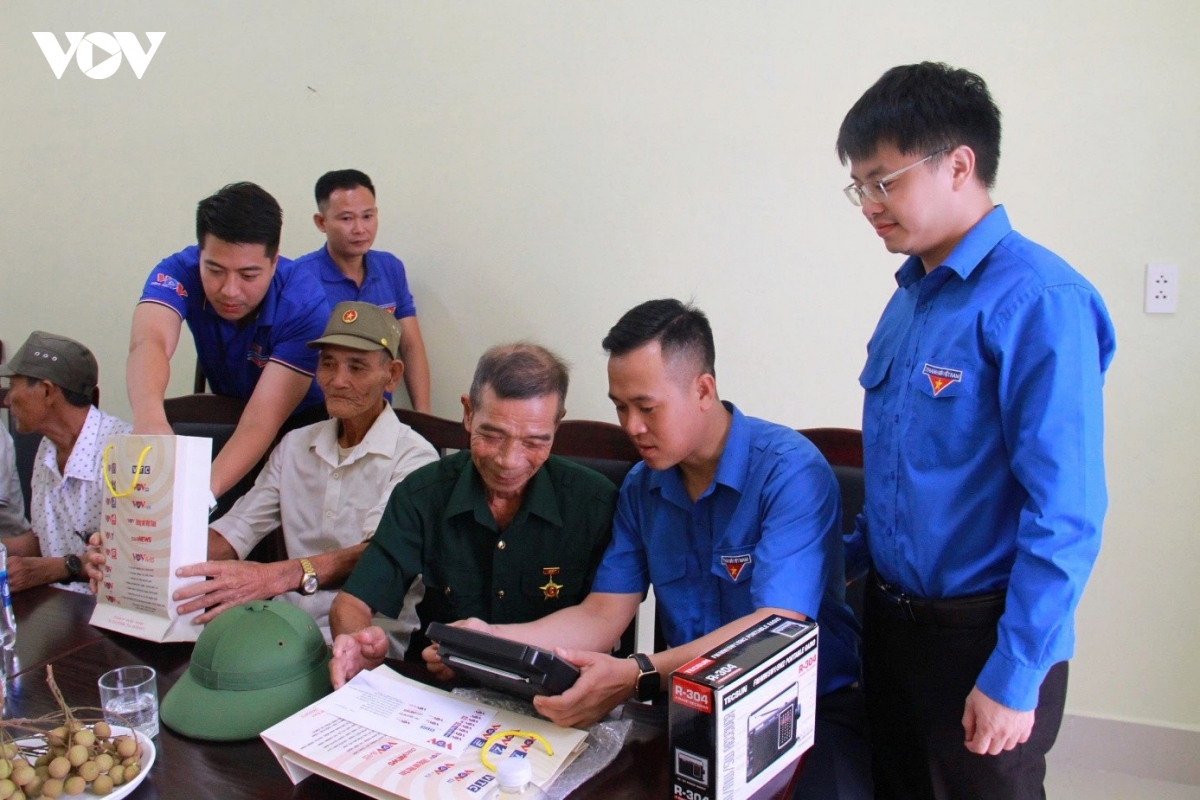 tuoi tre Dai tieng noi viet nam tri an cac thuong binh, liet si hinh anh 1