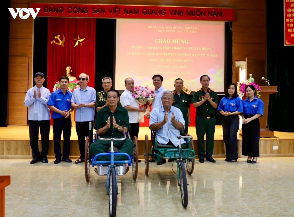 tuoi tre Dai tieng noi viet nam tri an cac thuong binh, liet si hinh anh 10