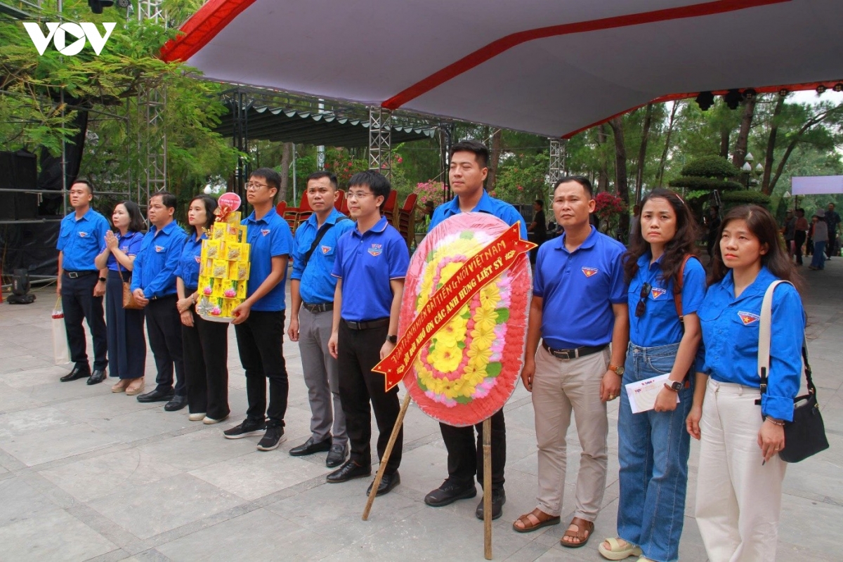 tuoi tre Dai tieng noi viet nam tri an cac thuong binh, liet si hinh anh 2