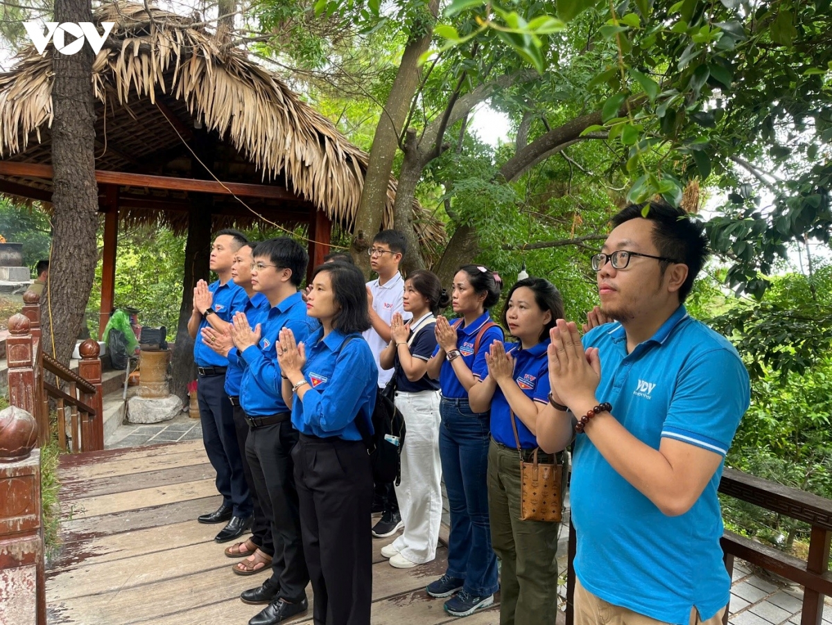 tuoi tre Dai tieng noi viet nam tri an cac thuong binh, liet si hinh anh 3