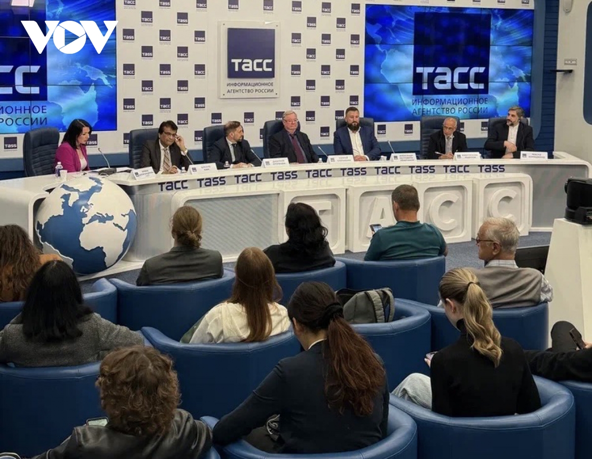 giải thưởng văn học brics - dấu ấn quốc tế mới kết nối văn chương các châu lục hình ảnh 2 giai thuong van hoc brics - dau an quoc te moi ket noi van chuong cac chau luc hinh anh 2