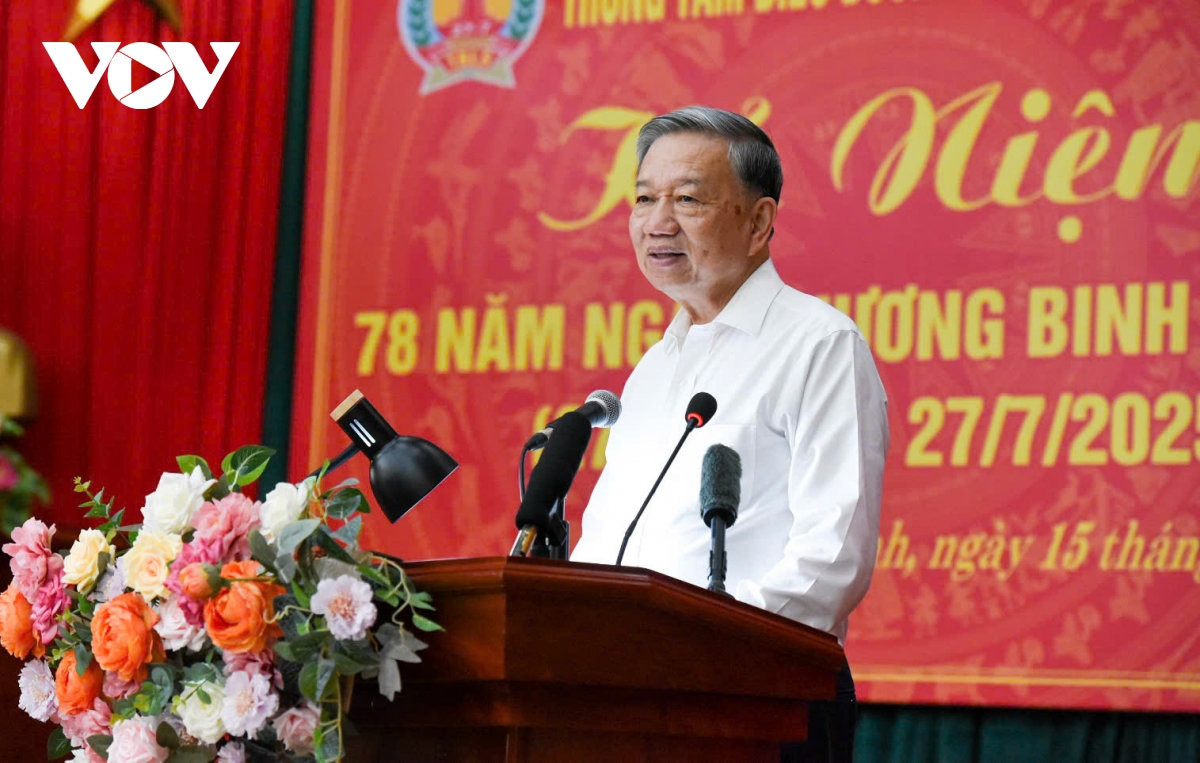 Tổng Bí thư Tô Lâm phát biểu với các thương bệnh binh. Tổng Bí thư Tô Lâm phát biểu với các thương bệnh binh.