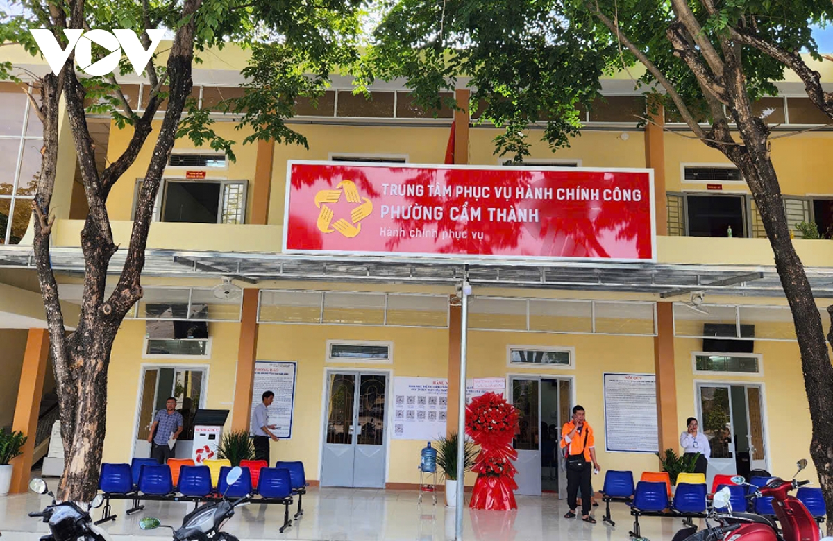 Người dân yên tâm khi mô hình phường mới giải quyết thủ tục nhanh gọn