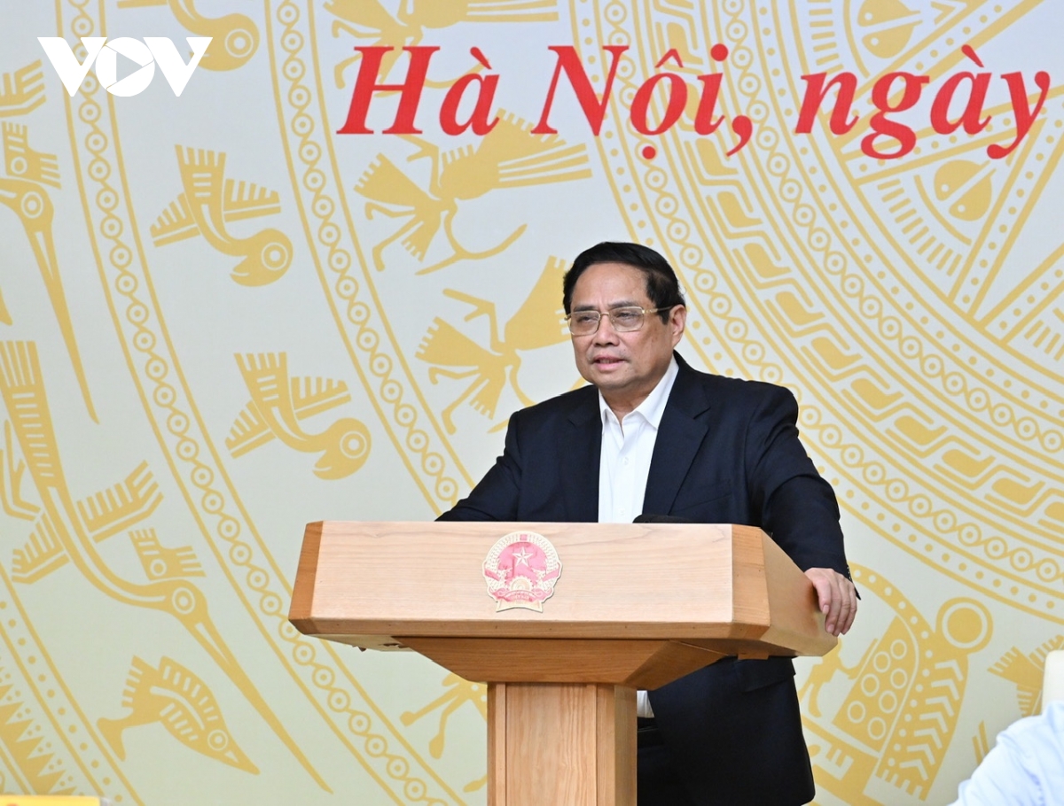 thủ tướng tìm mọi cách để tiếp cận nhanh với địa bàn chia cắt do thiên tai, bão lũ hình ảnh 1 thu tuong tim moi cach de tiep can nhanh voi dia ban chia cat do thien tai, bao lu hinh anh 1