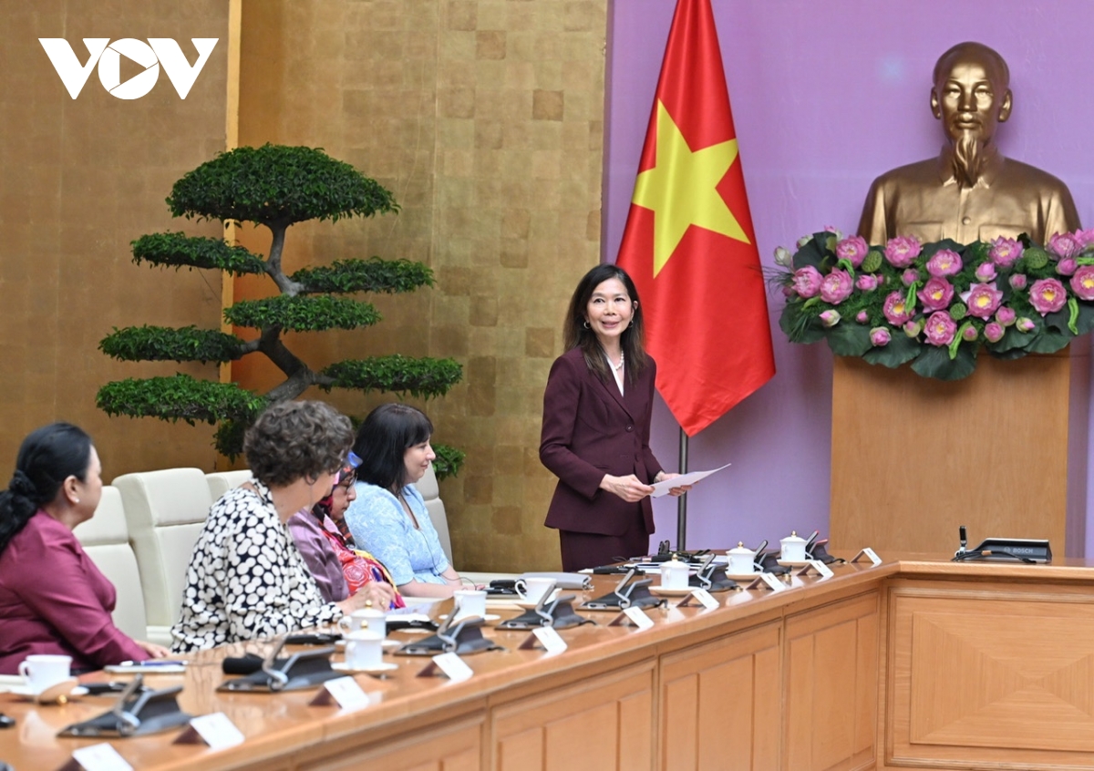 thủ tướng phạm minh chính gặp mặt các nhà ngoại giao nữ việt nam và quốc tế hình ảnh 3 thu tuong pham minh chinh gap mat cac nha ngoai giao nu viet nam va quoc te hinh anh 3