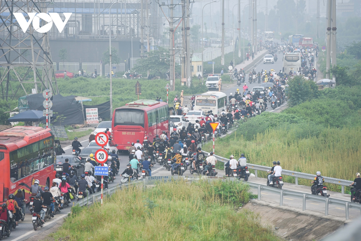 bắc ninh xử lý tình trạng ùn tắc giao thông tại đường gom qua kcn quang châu hình ảnh 3 bac ninh xu ly tinh trang un tac giao thong tai duong gom qua kcn quang chau hinh anh 3