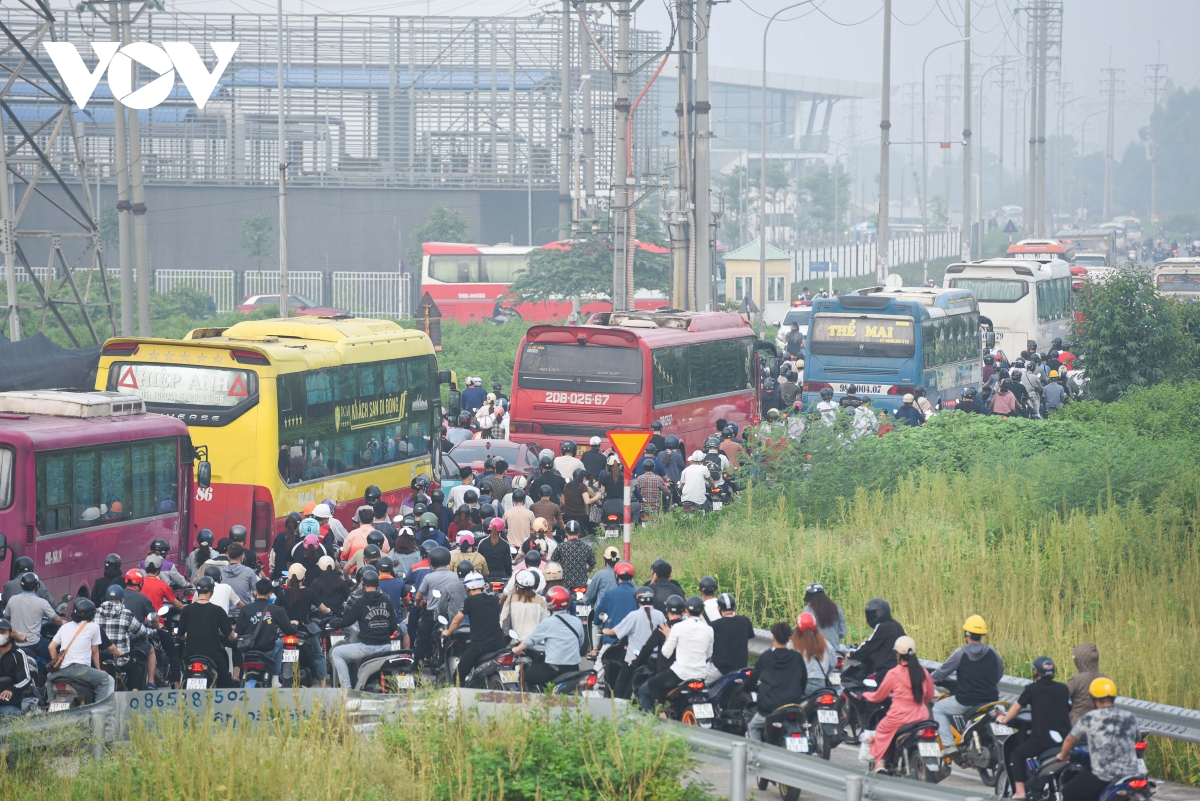 bắc ninh xử lý tình trạng ùn tắc giao thông tại đường gom qua kcn quang châu hình ảnh 4 bac ninh xu ly tinh trang un tac giao thong tai duong gom qua kcn quang chau hinh anh 4