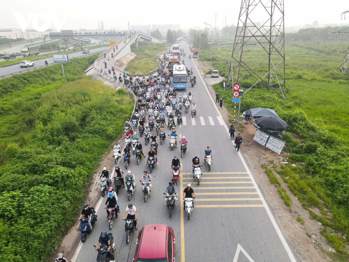 bắc ninh xử lý tình trạng ùn tắc giao thông tại đường gom qua kcn quang châu hình ảnh 2 bac ninh xu ly tinh trang un tac giao thong tai duong gom qua kcn quang chau hinh anh 2