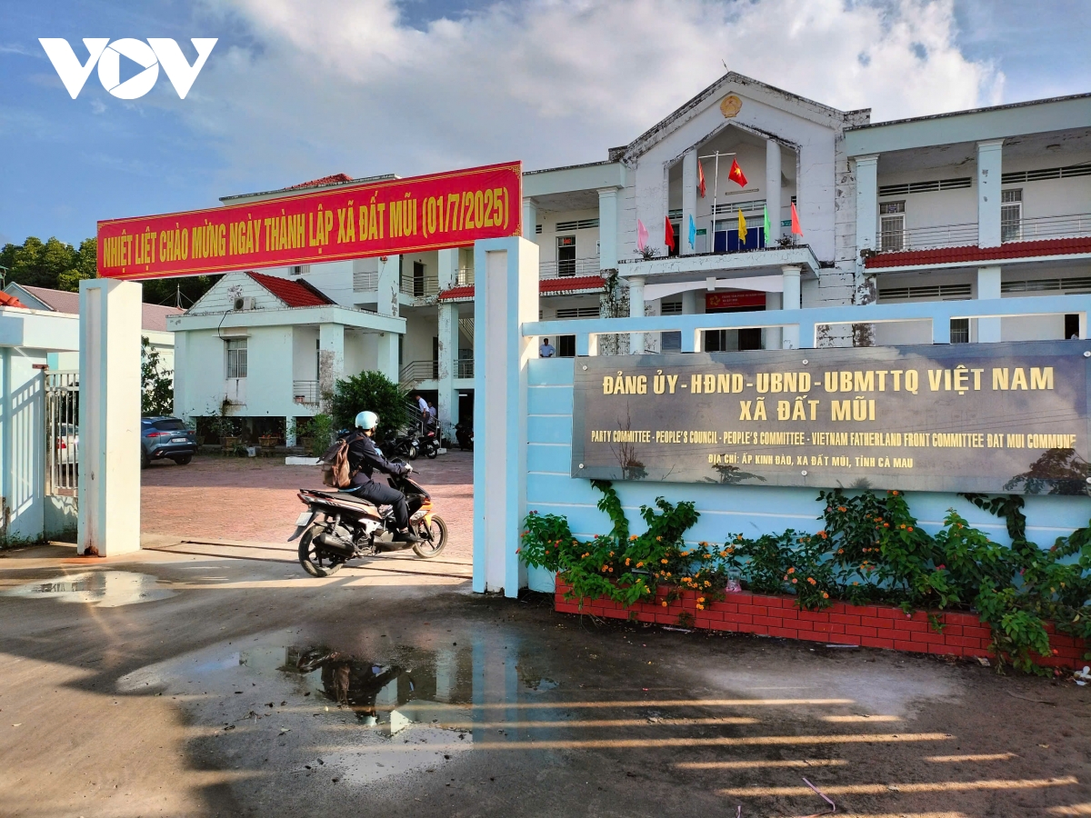 Người dân Đất Mũi hy vọng, xã mới không còn cảnh làm thủ tục chục lần mới xong