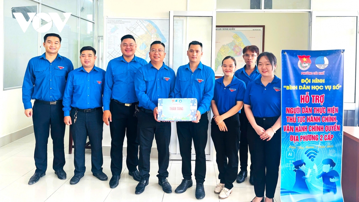 tuổi trẻ cần thơ rộn ràng thắp sáng biển, đảo quê hương hình ảnh 1 tuoi tre can tho ron rang thap sang bien, dao que huong hinh anh 1