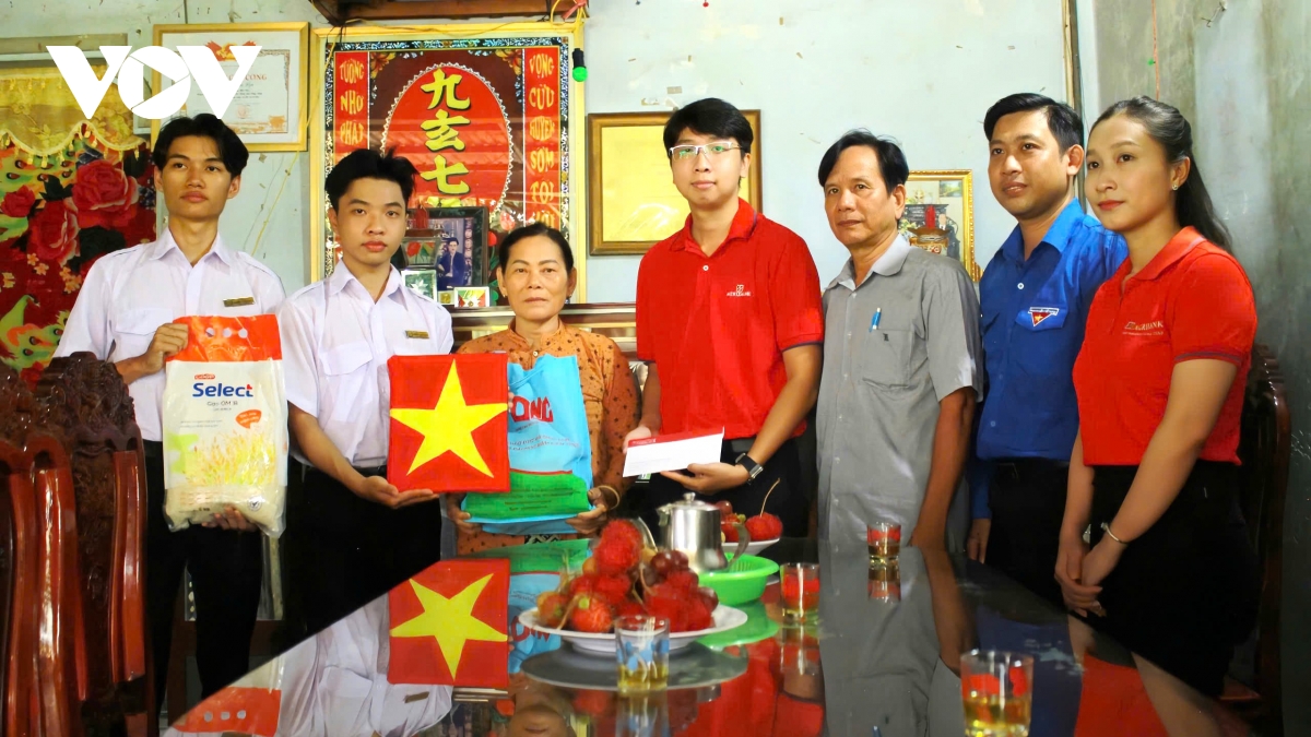 phục dựng ảnh liệt sĩ - kết nối quá khứ và hiện tại hình ảnh 1 phuc dung anh liet si - ket noi qua khu va hien tai hinh anh 1