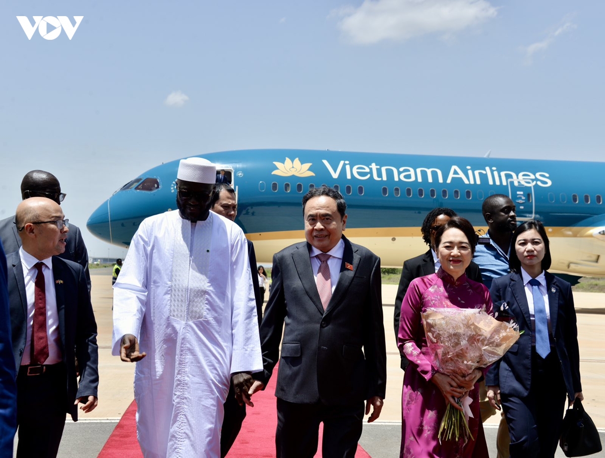 chu tich quoc hoi tran thanh man va phu nhan bat dau tham chinh thuc senegal hinh anh 4